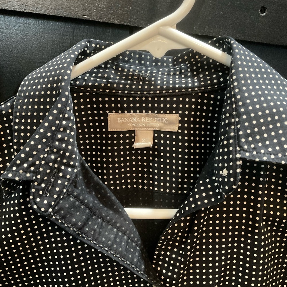 Banana Republic Women’s Dress Shirts - Bundle of 4 - Picture 4 of 12